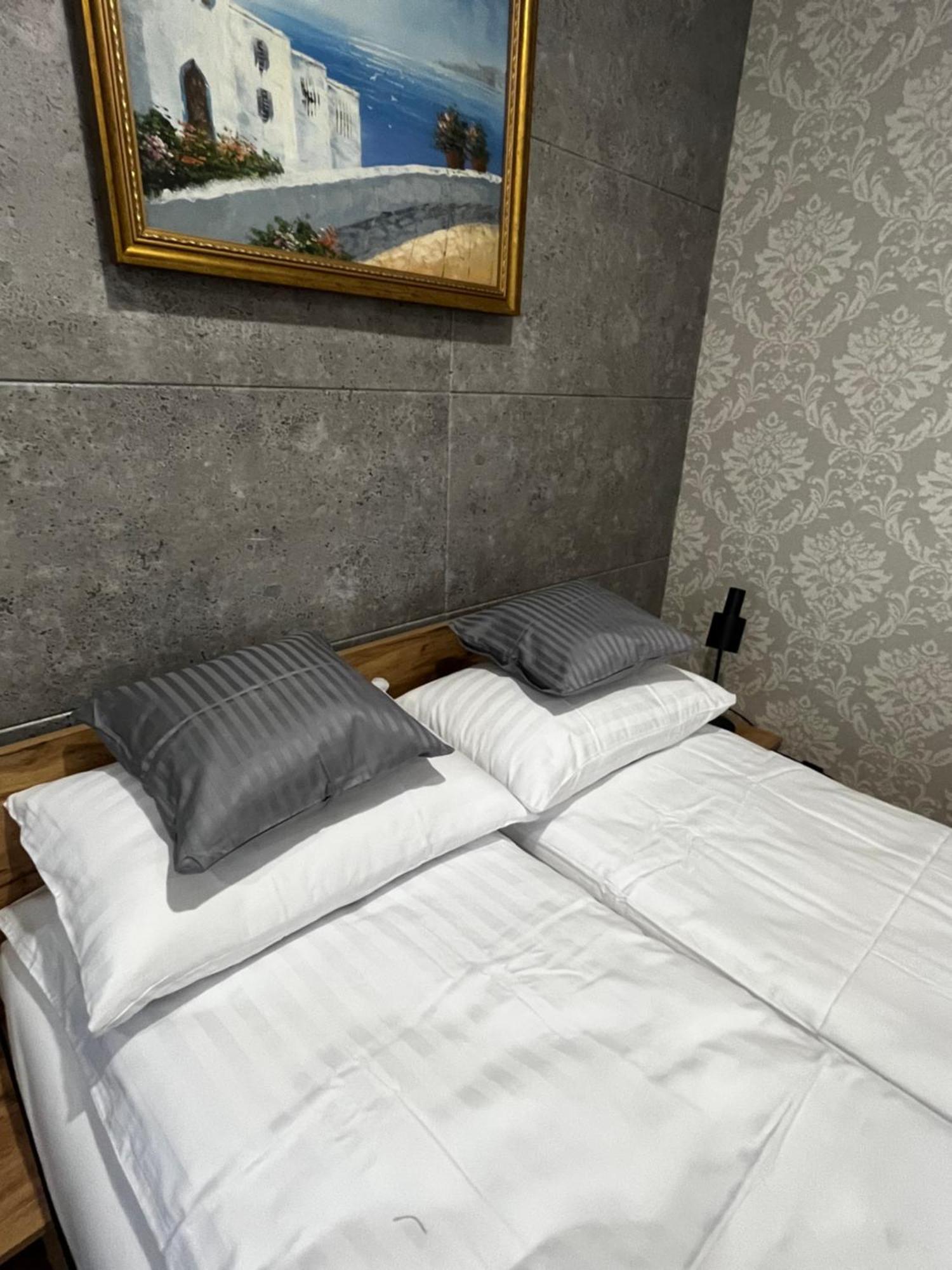 Apartamenty Dbrw Jezyce พอซนาน ภายนอก รูปภาพ