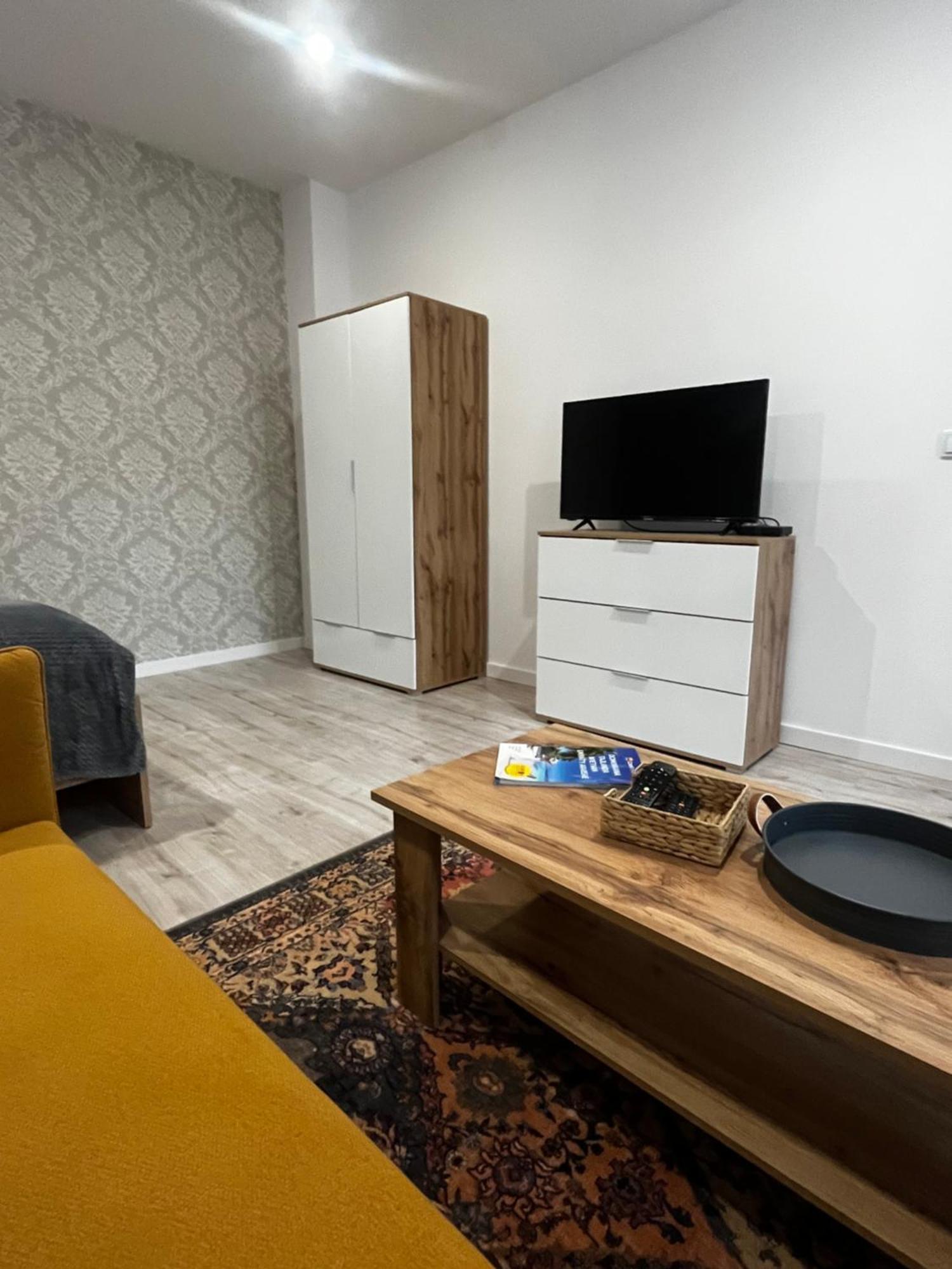 Apartamenty Dbrw Jezyce พอซนาน ภายนอก รูปภาพ